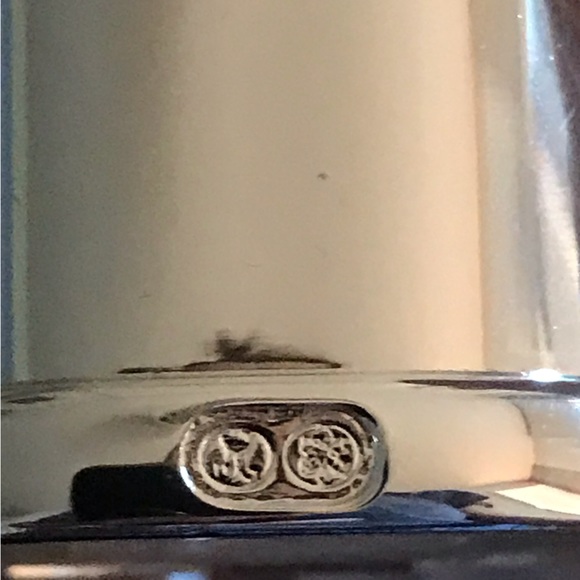 Wedgwood Windsor Small Salt & Pepper Shakers in original box, each 2 1/4” tall. - Picture 8 of 15